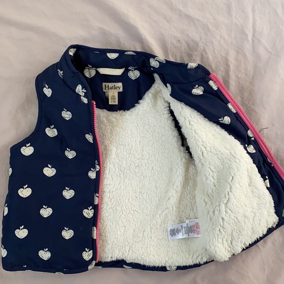 Girls Hartley vest size 3T. - Picture 2 of 2